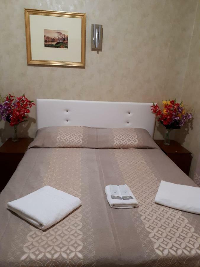 Renting Rooms โรม ภายนอก รูปภาพ